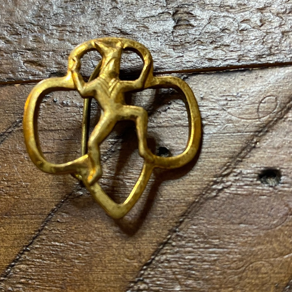Vintage Brownie Girl Scout Membership Trefoil Pin 1960’s